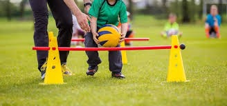 欧联杯：勒沃库森4-0横扫罗马，赛季不败延续