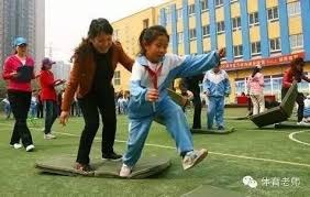 斗地主中后期怎么赢（斗地主中后期制胜技巧）