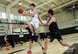 杨晨对话施拉普纳：中国球员不该只为钱踢球，留洋从乙级开始