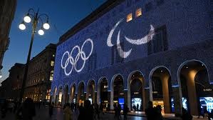 诺兰·莱恩在德州游骑兵队期间，与年轻打者范特拉发生著名的场上肉搏战